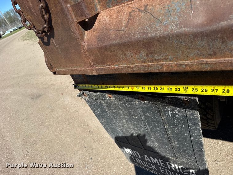 image for item FB7191 2006 Ford F650 Super Duty dump truck