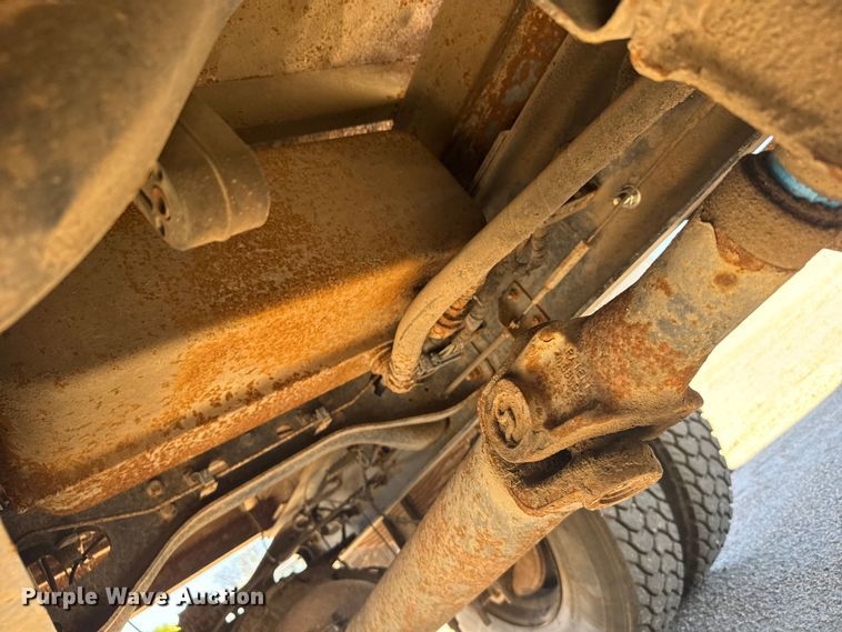 image for item FB7191 2006 Ford F650 Super Duty dump truck