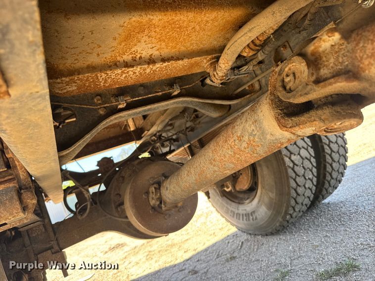 image for item FB7191 2006 Ford F650 Super Duty dump truck