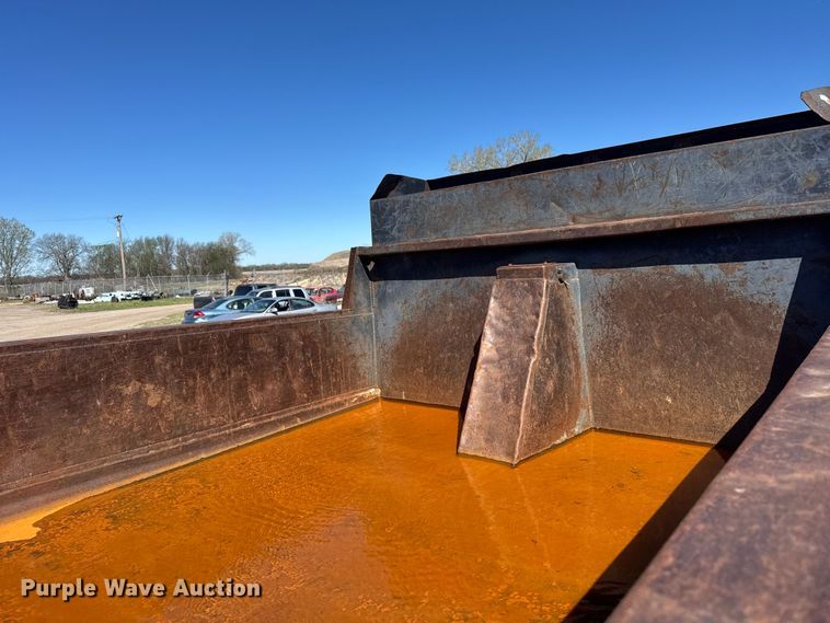 image for item FB7191 2006 Ford F650 Super Duty dump truck