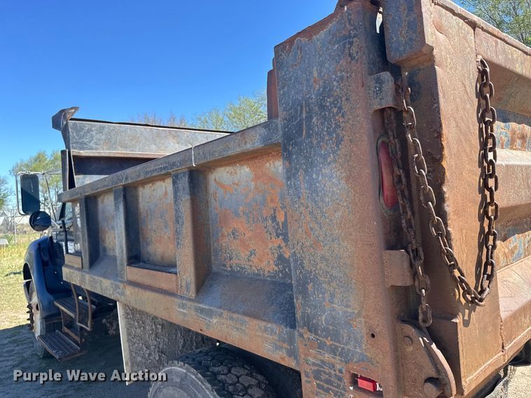 image for item FB7191 2006 Ford F650 Super Duty dump truck