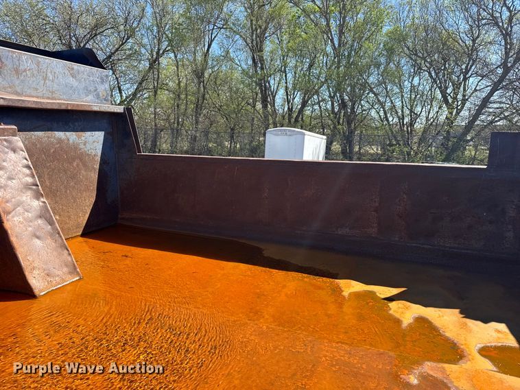 image for item FB7191 2006 Ford F650 Super Duty dump truck