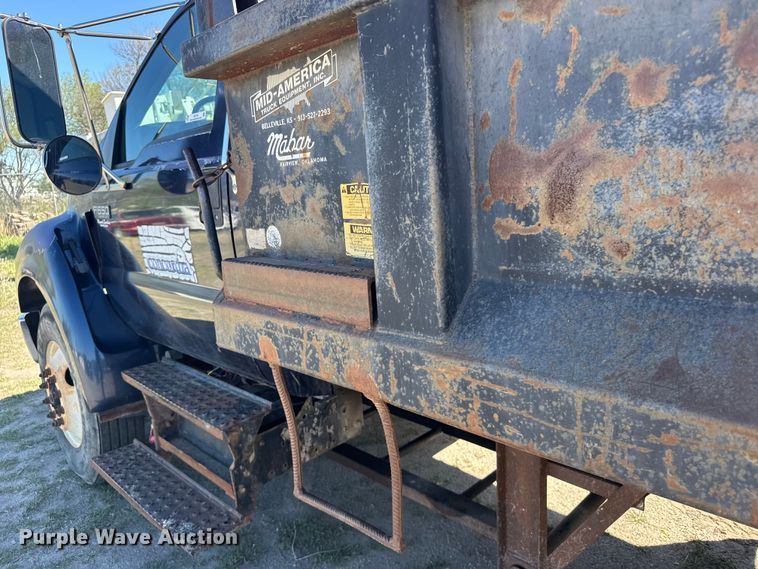image for item FB7191 2006 Ford F650 Super Duty dump truck