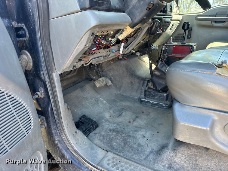 image for item FB7191 2006 Ford F650 Super Duty dump truck