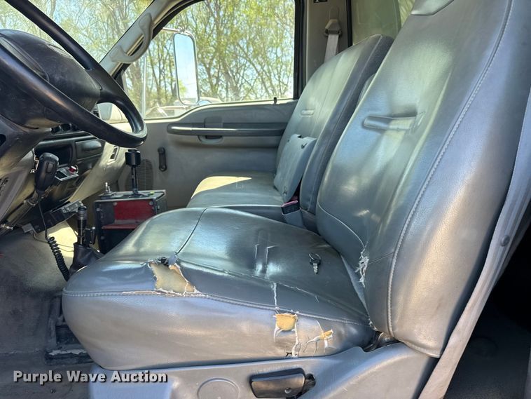 image for item FB7191 2006 Ford F650 Super Duty dump truck