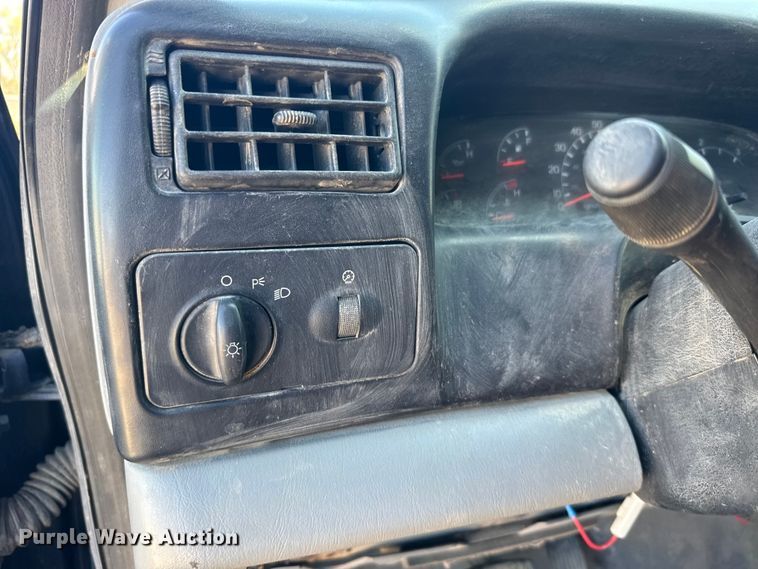 image for item FB7191 2006 Ford F650 Super Duty dump truck