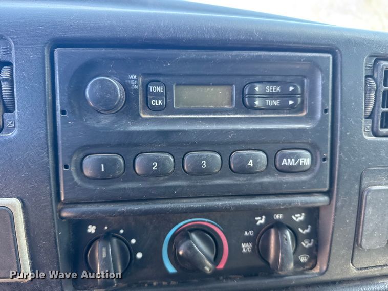 image for item FB7191 2006 Ford F650 Super Duty dump truck