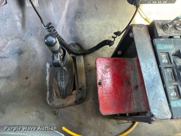 image for item FB7191 2006 Ford F650 Super Duty dump truck