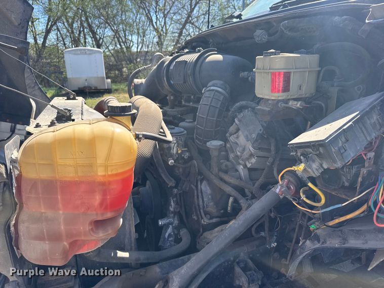 image for item FB7191 2006 Ford F650 Super Duty dump truck