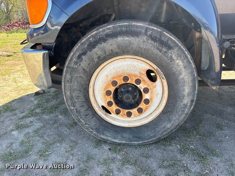 image for item FB7191 2006 Ford F650 Super Duty dump truck