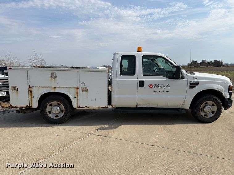 image for item FB8039 2008 Ford F350 Super Duty XL Ext. Cab utility bed pickup truck