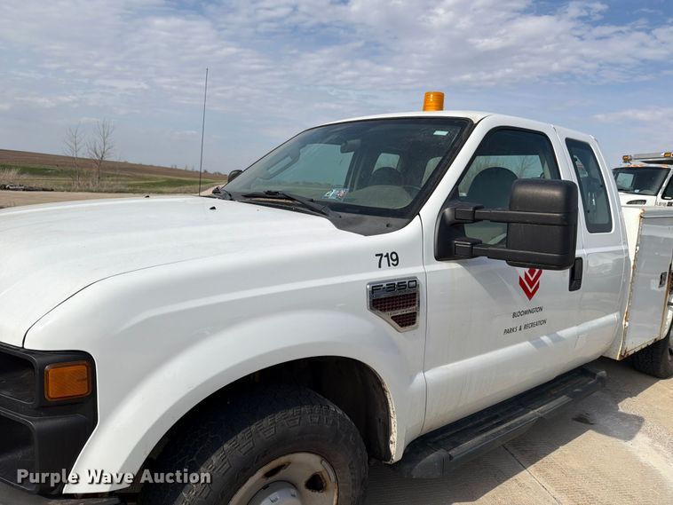 image for item FB8039 2008 Ford F350 Super Duty XL Ext. Cab utility bed pickup truck