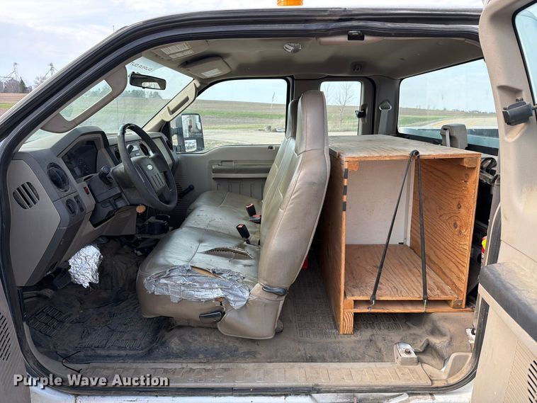 image for item FB8039 2008 Ford F350 Super Duty XL Ext. Cab utility bed pickup truck