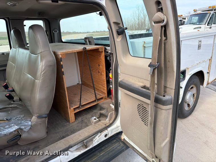 image for item FB8039 2008 Ford F350 Super Duty XL Ext. Cab utility bed pickup truck