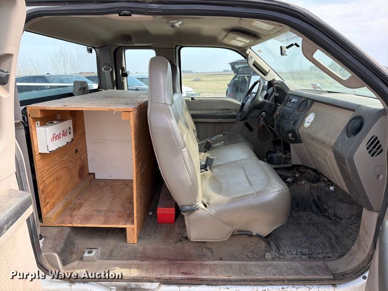 image for item FB8039 2008 Ford F350 Super Duty XL Ext. Cab utility bed pickup truck