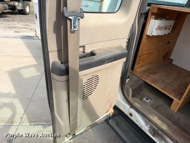 image for item FB8039 2008 Ford F350 Super Duty XL Ext. Cab utility bed pickup truck