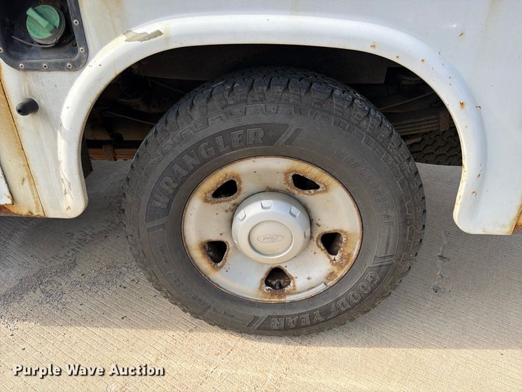 image for item FB8039 2008 Ford F350 Super Duty XL Ext. Cab utility bed pickup truck