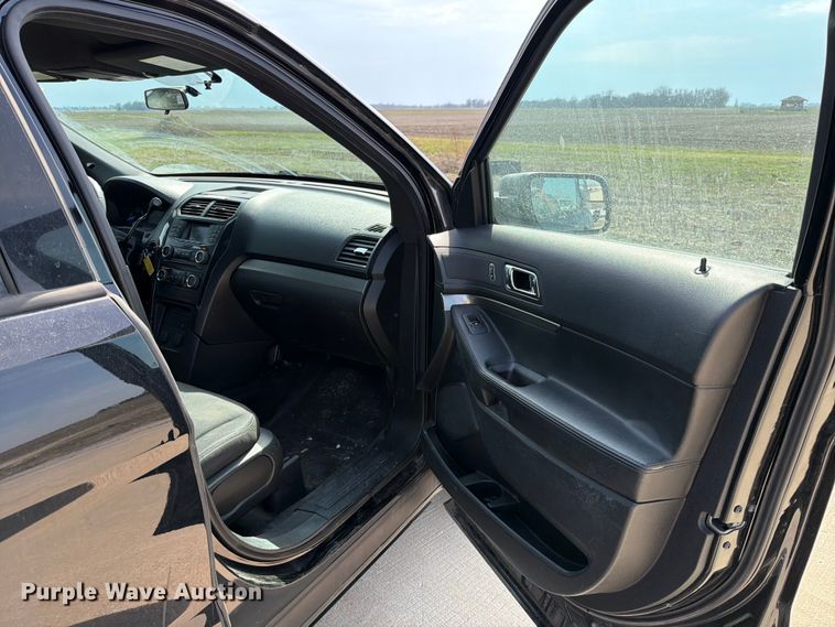 image for item FB8040 2017 Ford Explorer Police Interceptor SUV