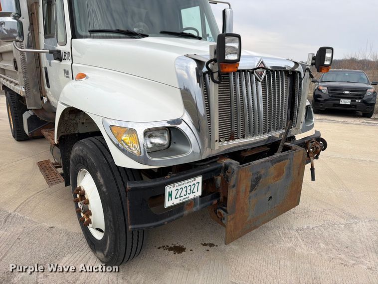 image for item FB8041 2006 International 7400 dump truck