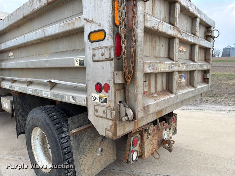 image for item FB8041 2006 International 7400 dump truck