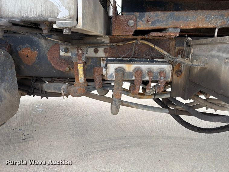 image for item FB8041 2006 International 7400 dump truck