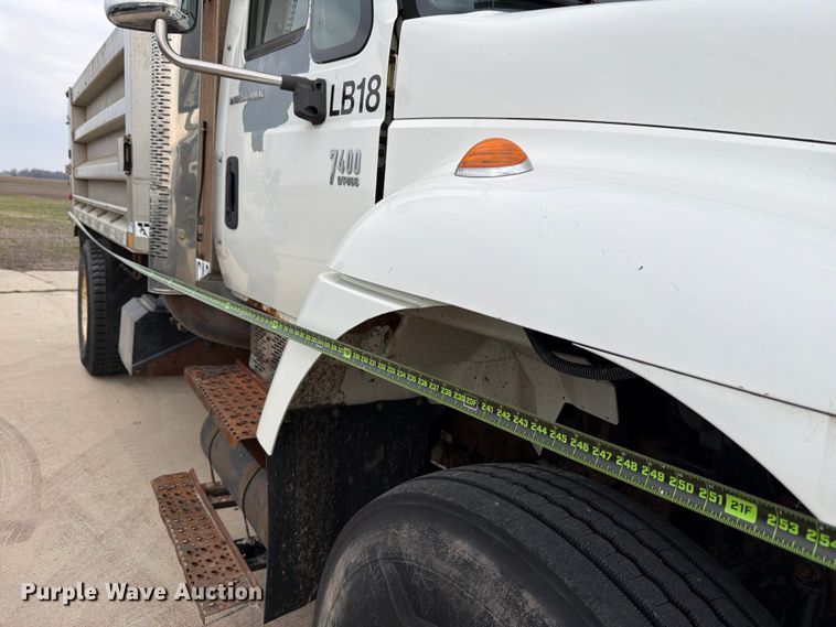 image for item FB8041 2006 International 7400 dump truck