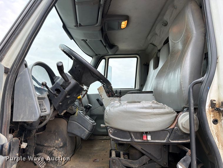 image for item FB8041 2006 International 7400 dump truck