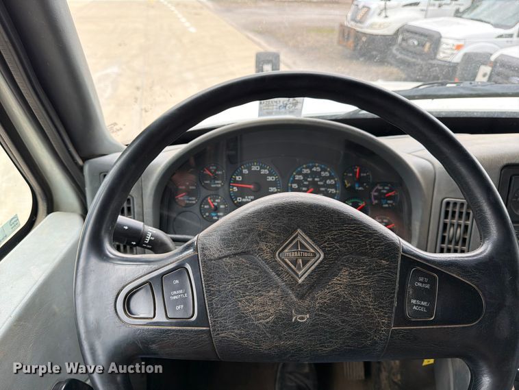 image for item FB8041 2006 International 7400 dump truck