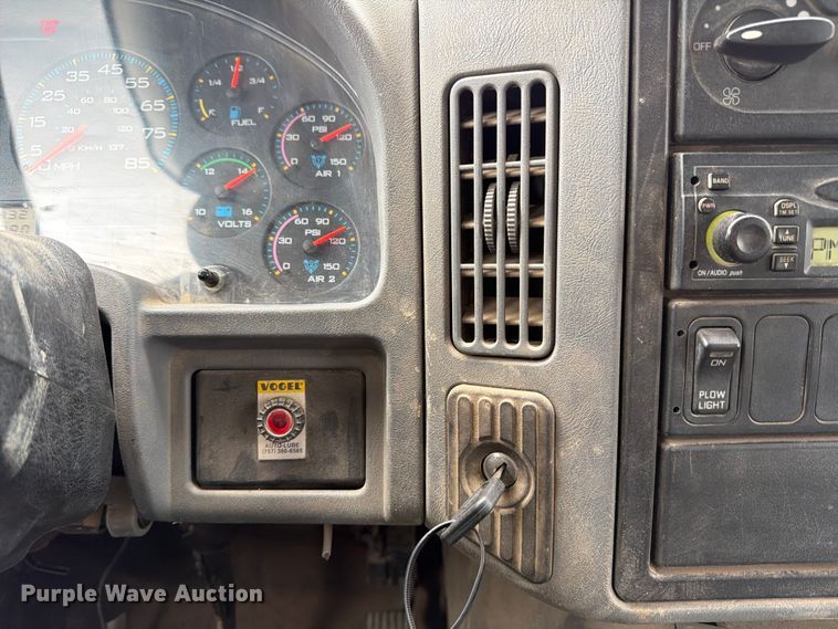 image for item FB8041 2006 International 7400 dump truck