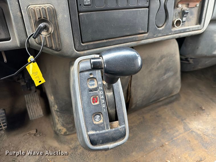 image for item FB8041 2006 International 7400 dump truck