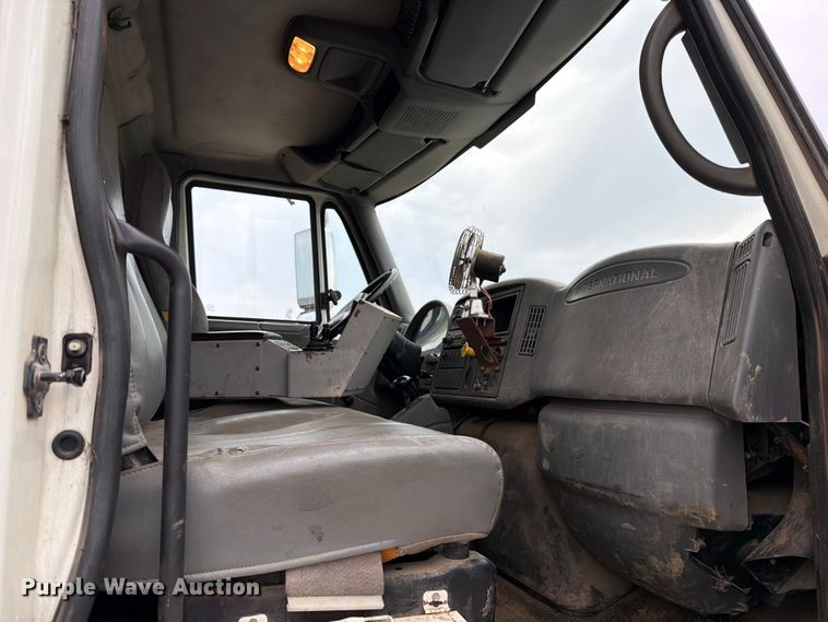 image for item FB8041 2006 International 7400 dump truck