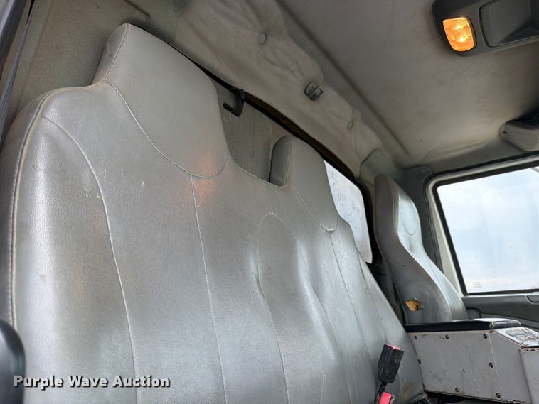 image for item FB8041 2006 International 7400 dump truck