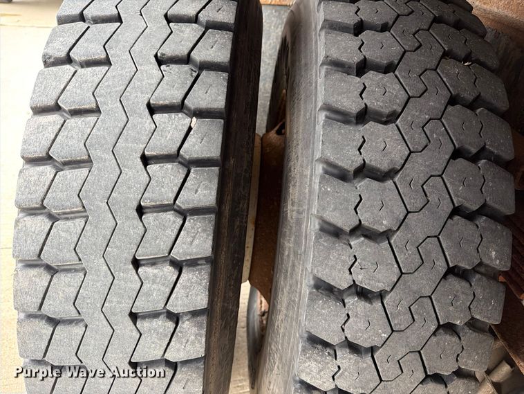 image for item FB8041 2006 International 7400 dump truck