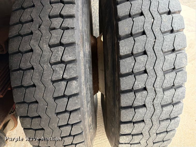 image for item FB8041 2006 International 7400 dump truck