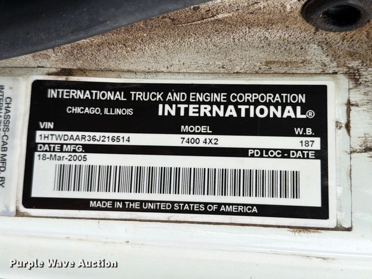 image for item FB8041 2006 International 7400 dump truck