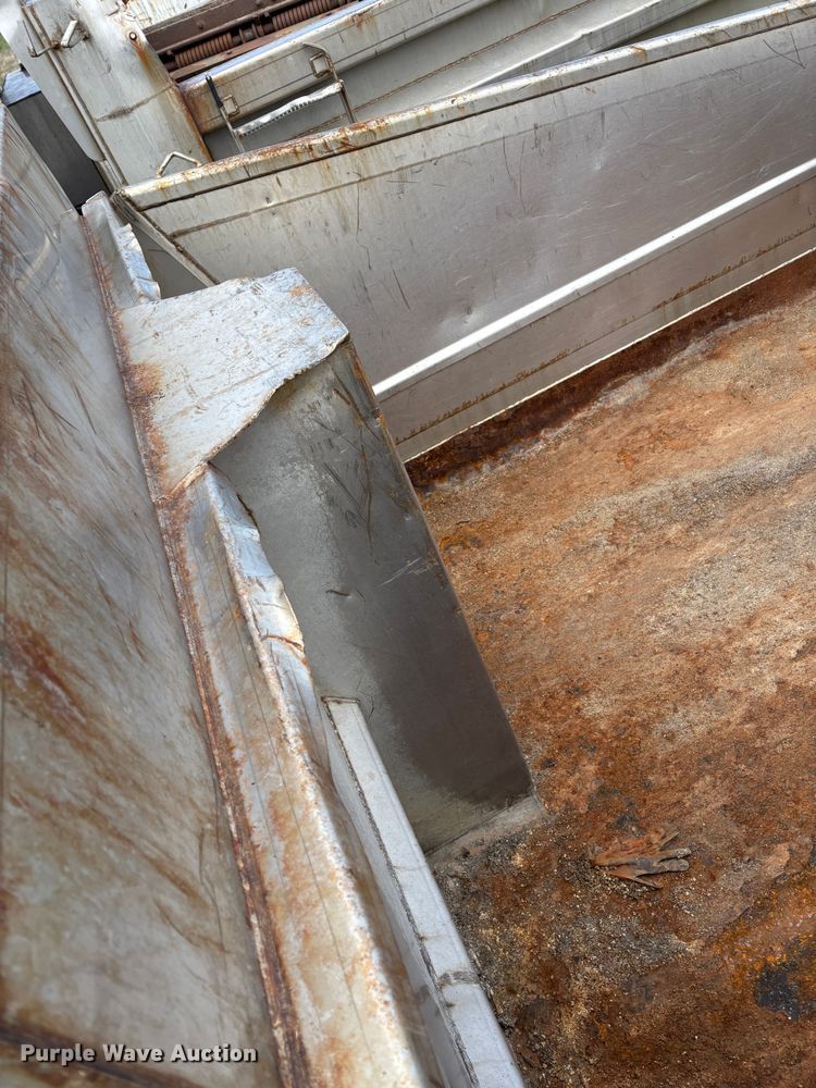 image for item FB8042 2013 International 4300 dump truck