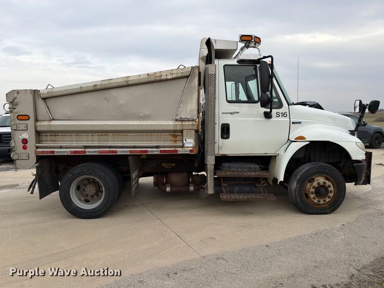 image for item FB8042 2013 International 4300 dump truck