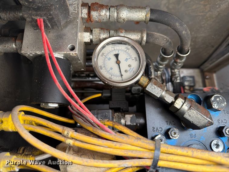 image for item FB8042 2013 International 4300 dump truck