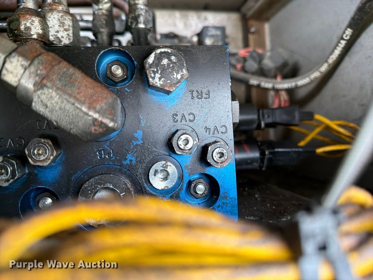 image for item FB8042 2013 International 4300 dump truck