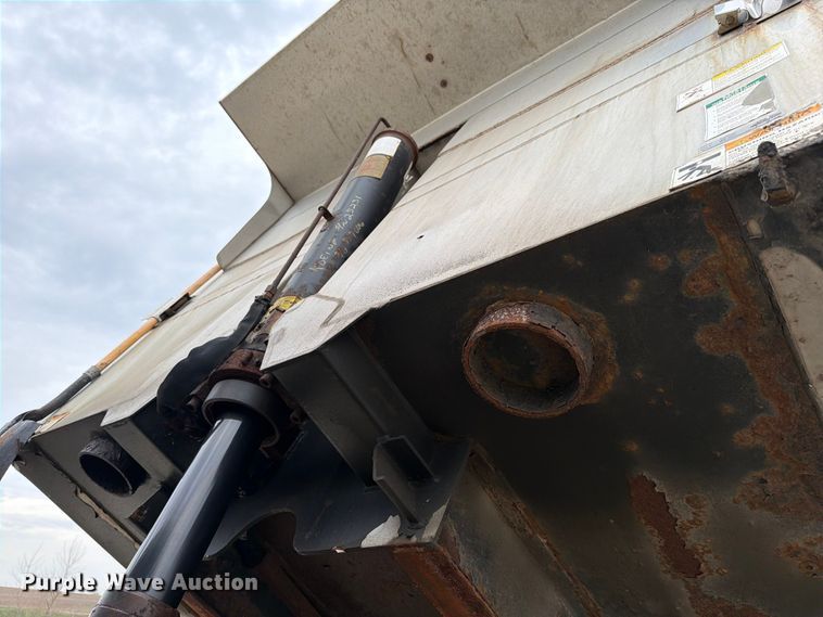 image for item FB8042 2013 International 4300 dump truck