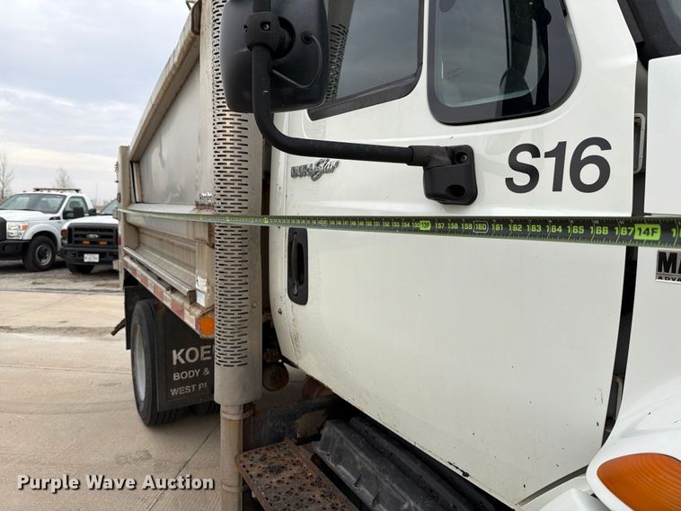 image for item FB8042 2013 International 4300 dump truck