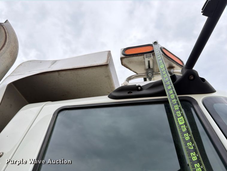 image for item FB8042 2013 International 4300 dump truck