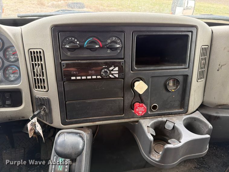 image for item FB8042 2013 International 4300 dump truck