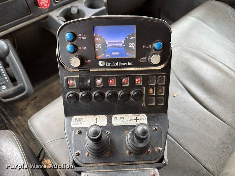 image for item FB8042 2013 International 4300 dump truck