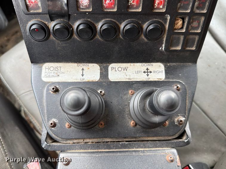 image for item FB8042 2013 International 4300 dump truck