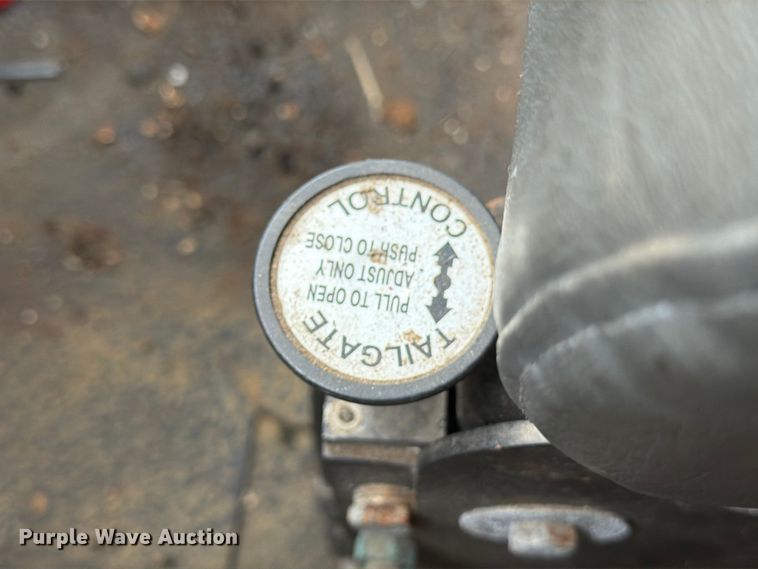 image for item FB8042 2013 International 4300 dump truck