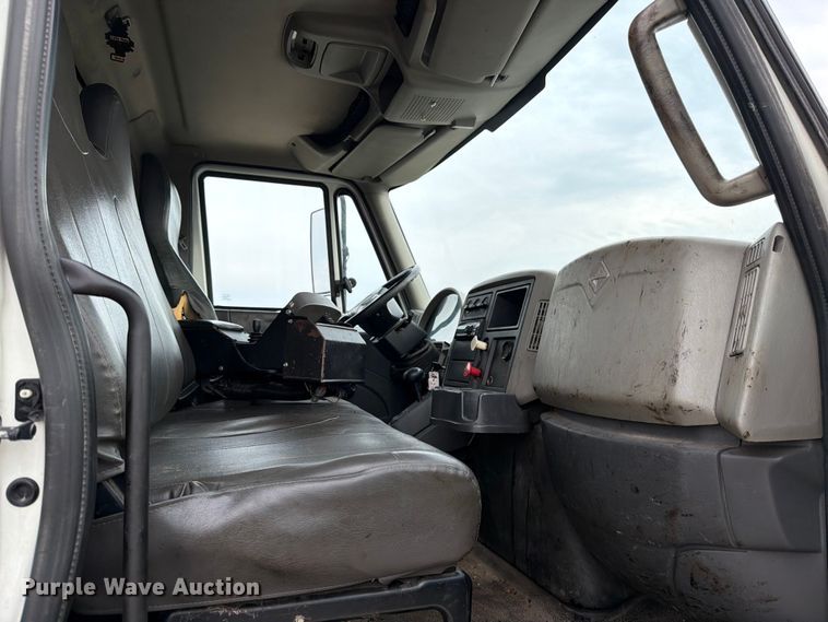 image for item FB8042 2013 International 4300 dump truck