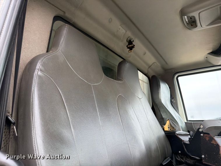 image for item FB8042 2013 International 4300 dump truck