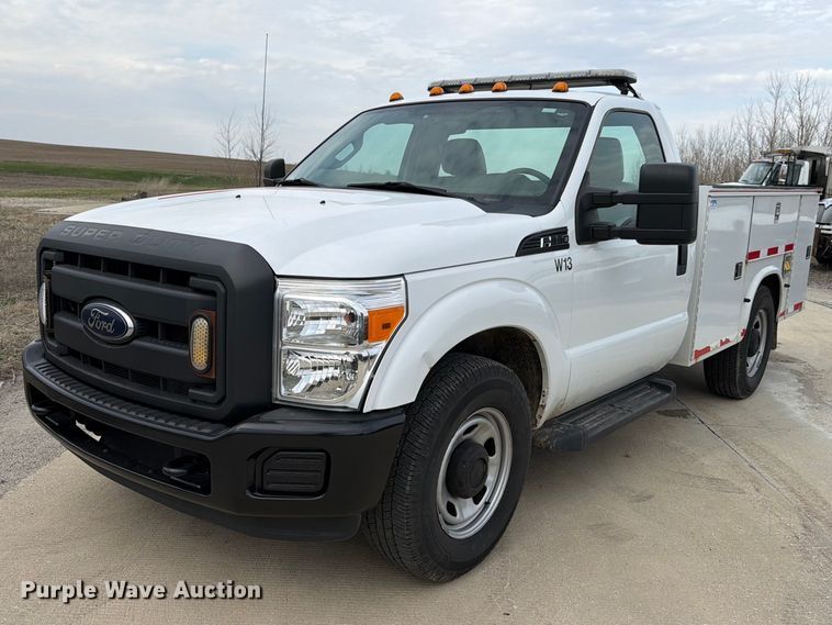 2012 Ford F350 Super Duty utility bed pickup truck