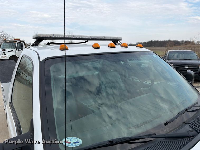 image for item FB8043 2012 Ford F350 Super Duty utility bed pickup truck